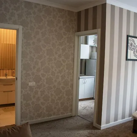 Charming City Center Flat L Self Check-In Kyiv Exterior photo