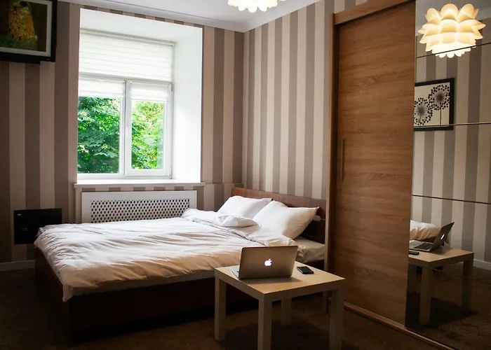 Charming City Center Flat L Self Check-In