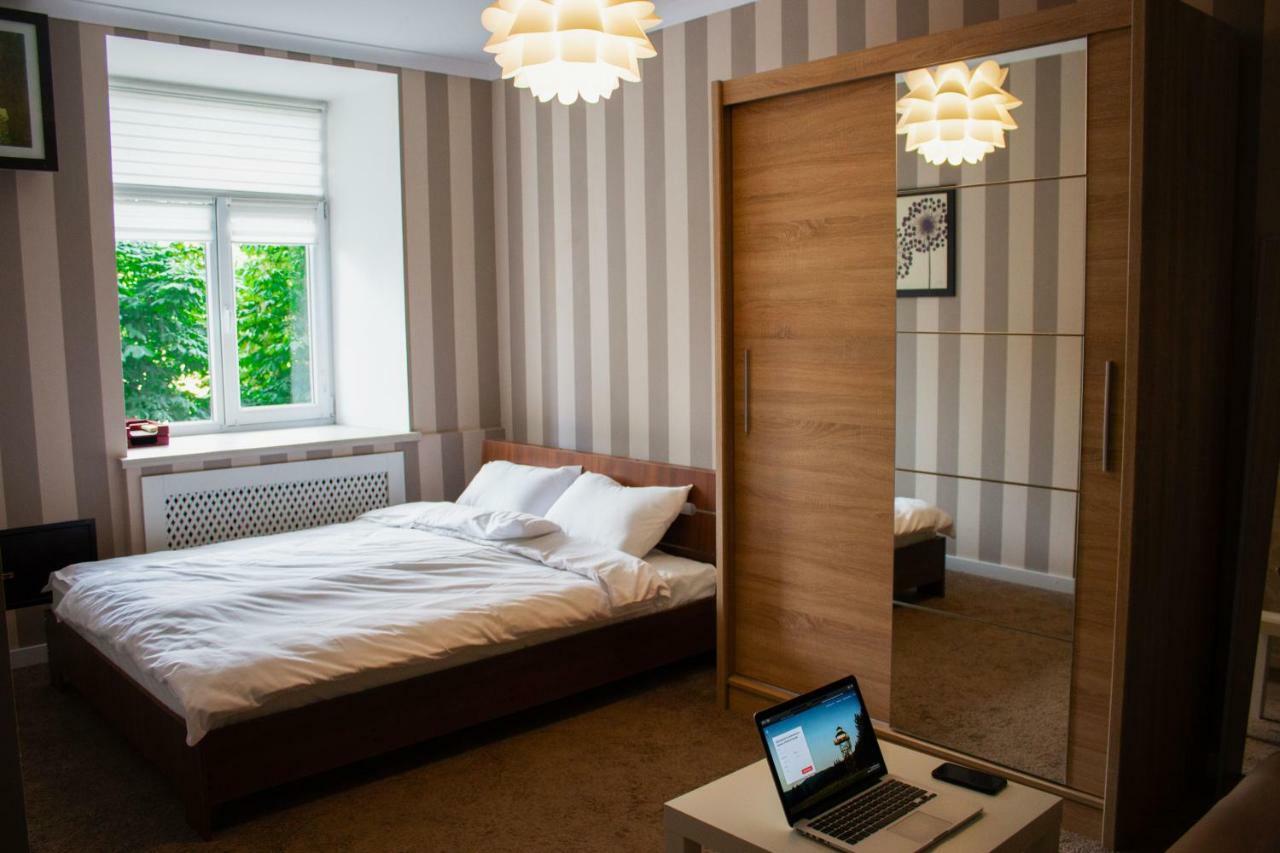 Charming Center Flat L Self Check-in Kyiv